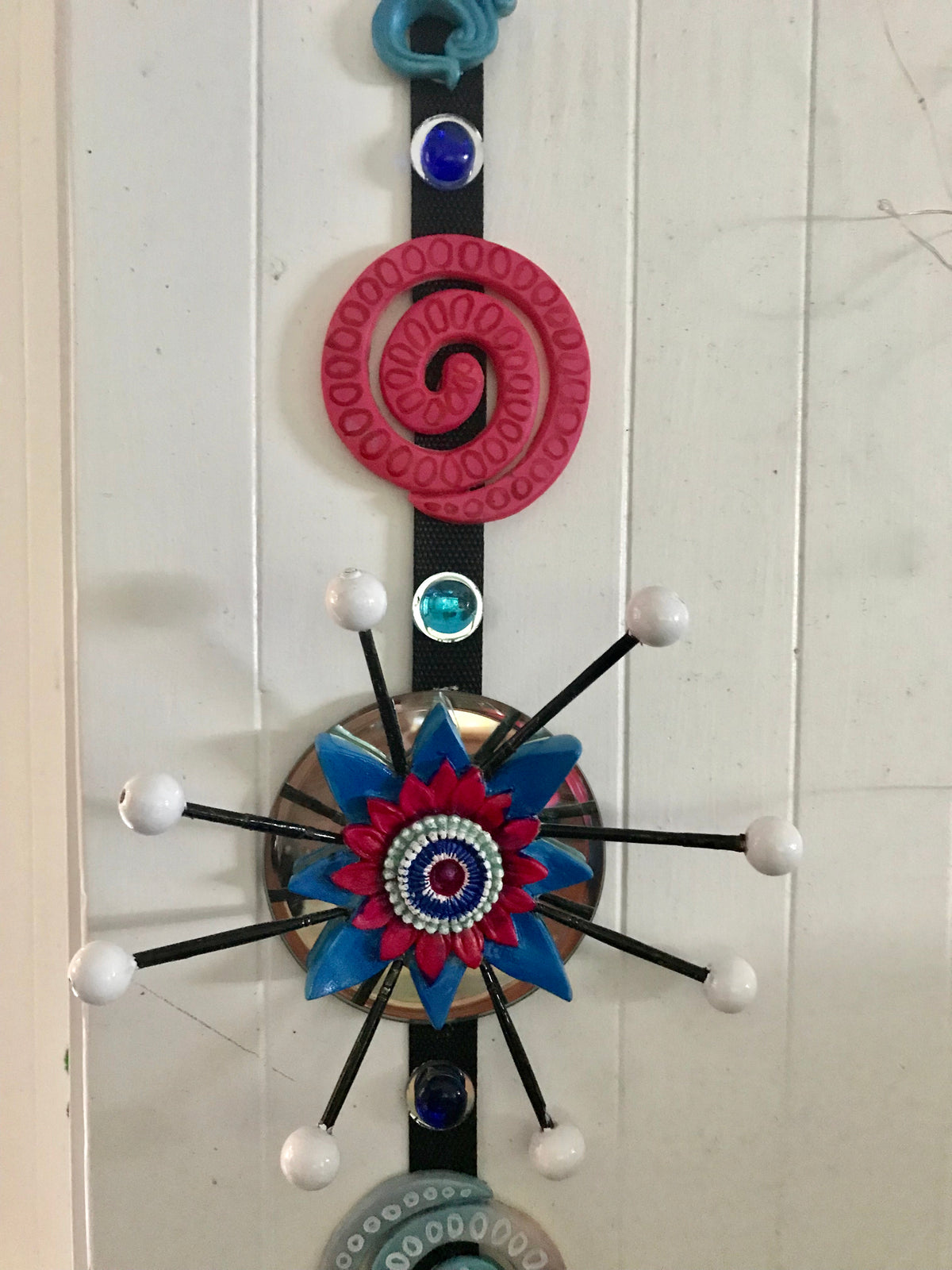 Flower dangly wall hanging 3d on white wall
